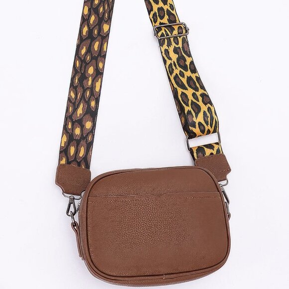 Faux Leather Camera Bag W/leopard Strap - Picture 4 of 5